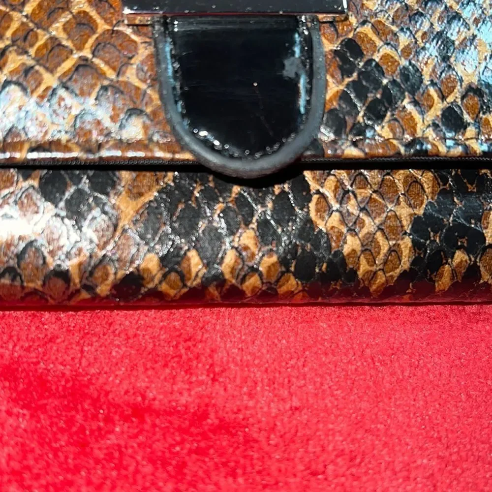Wallet    - Picture 3 of 6